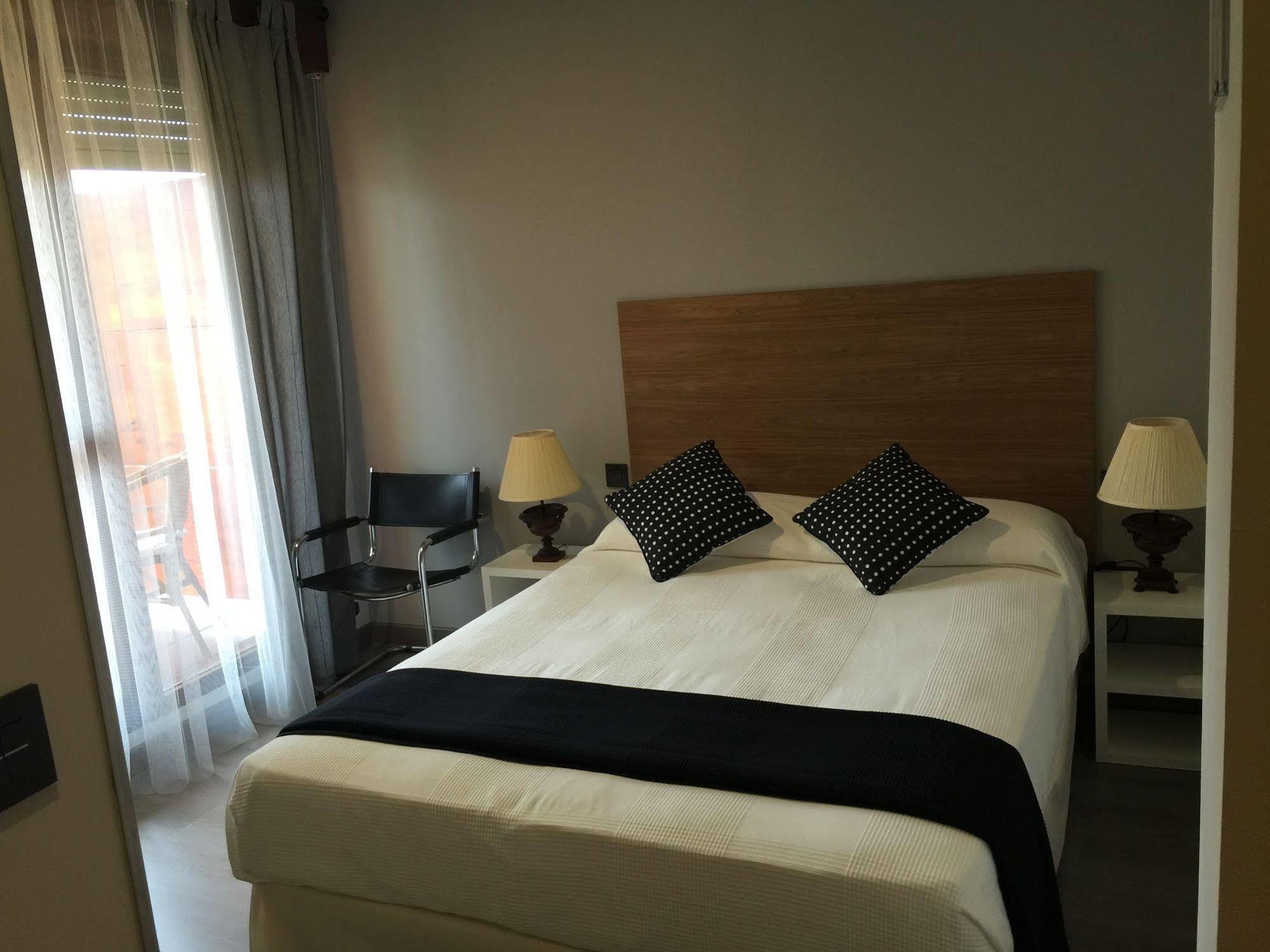 Hosteria La Moraleja โซลาเรส ภายนอก รูปภาพ