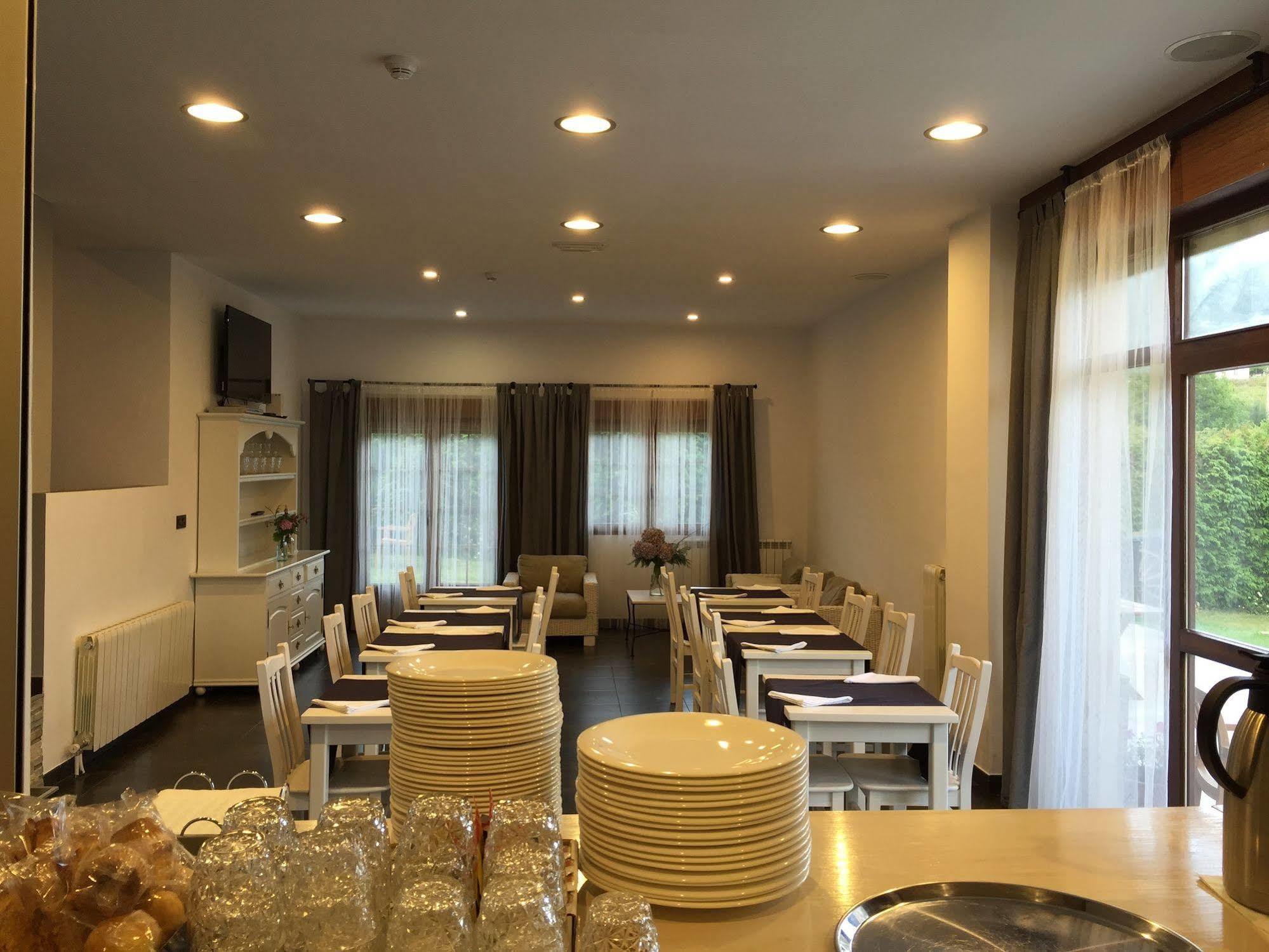 Hosteria La Moraleja โซลาเรส ภายนอก รูปภาพ