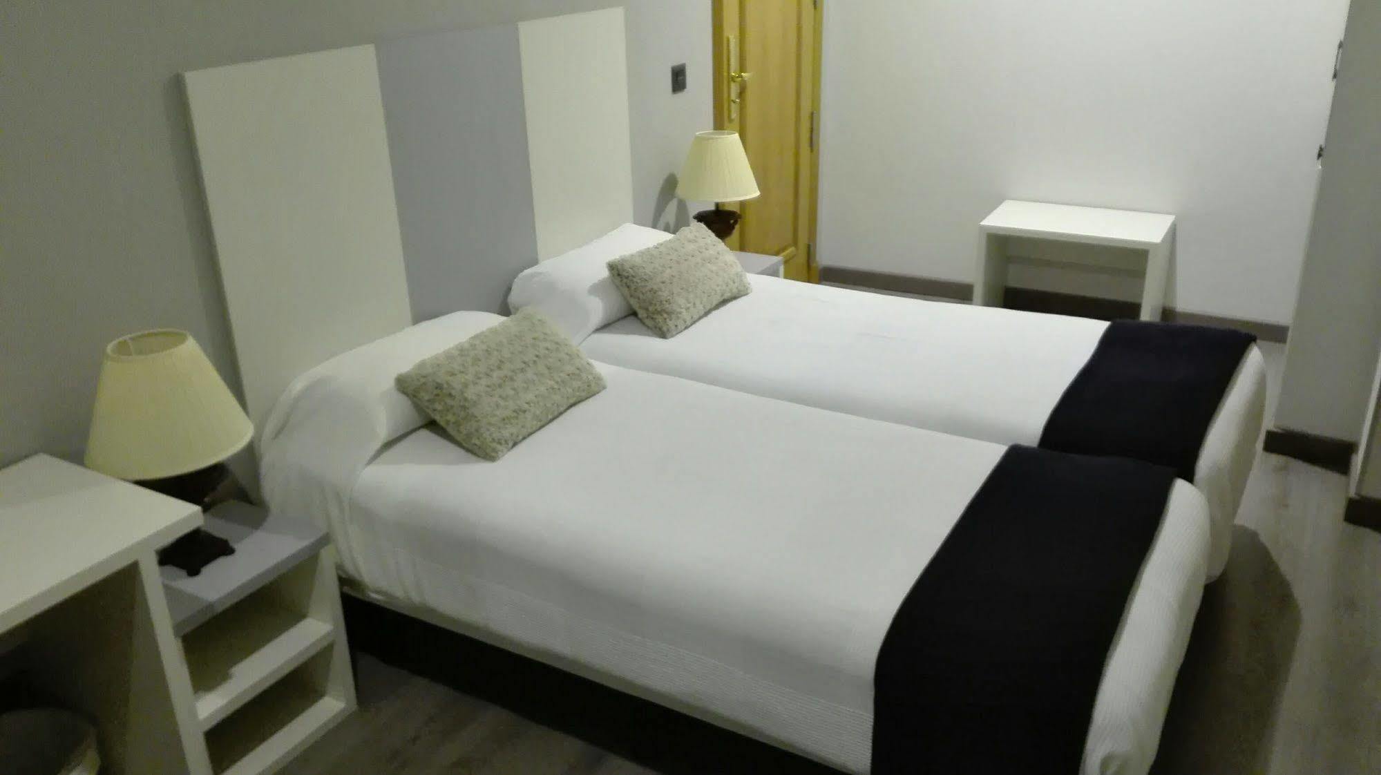 Hosteria La Moraleja โซลาเรส ภายนอก รูปภาพ